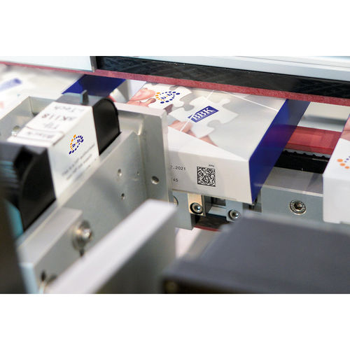 Etiquetadora de cartón - HSS  - b+b Automations- und Steuerungstechnik GmbH - automática / semiautomática / manual