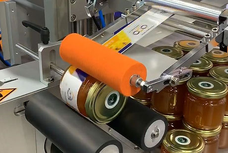 Etiquetadora de botellas - TNC-DS series - b+b Automations- und Steuerungstechnik GmbH - semiautomática