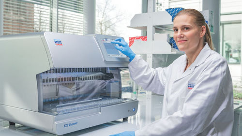 Extractor de ácidos nucleicos para diagnóstico clínico - EZ2 Connect - QIAGEN