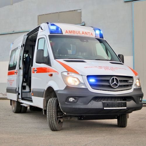 Ambulancia para cuidados intensivos - Mercedes Sprinter - DELTAMED SRL - con cuerpo modular independiente / tipo C / 4x4