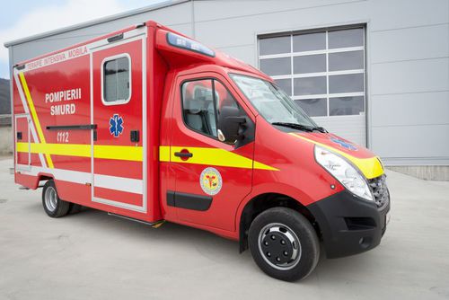 Ambulancia para cuidados intensivos - Renault Master - DELTAMED SRL - con cuerpo modular independiente / tipo C