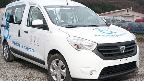 Vehículo para discapacitados monovolumen - Dacia Dokker - DELTAMED SRL - acceso posterior