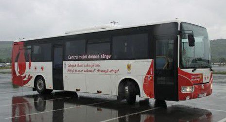 Unidad móvil hospitalaria para extracción de sangre - Irisbus - DELTAMED SRL - autobús
