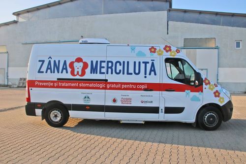 Unidad móvil hospitalaria de cuidados dentales - DELTAMED SRL - furgoneta