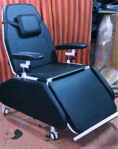 Sillón para hemodiálisis eléctrico - DC-3K ACT - Baseline biomedical company - de 3 secciones / con ruedas / de altura variable
