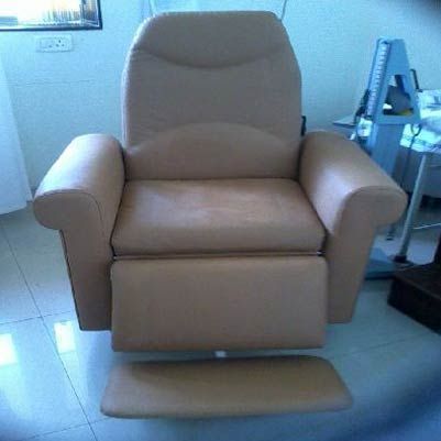 Sillón para extracción de sangre eléctrico - BCH - Baseline biomedical company - de 3 secciones / con reposapiernas / con ruedas