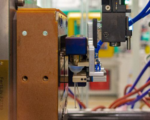 Máquina de inyección para PE - Silcoplast AG - para CSL / para la fabricación de dispositivos médicos