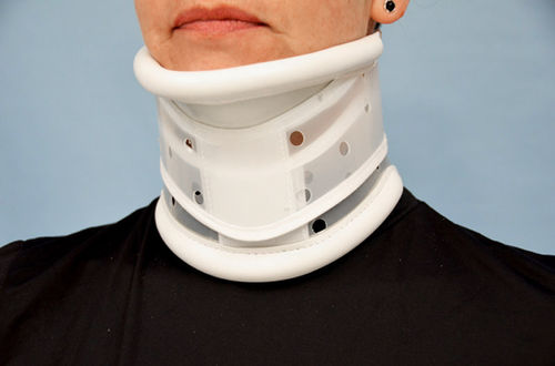 Collarín cervical semirrígido - 03040 - Comercial Nespral - C3 / con mentonera / para adulto