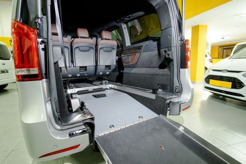 Vehículo para discapacitados furgoneta - Mercedes-Benz Vito Tourer L2 - B-Style  - diésel / acceso posterior