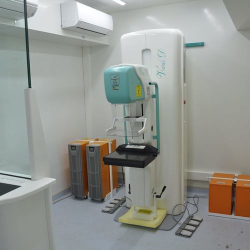 Unidad móvil hospitalaria de ginecología - eos ambulance - de detección / para mamografía / de remolque