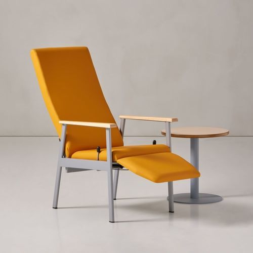 Silla para adulto - ROD0018 - SENIORCARE - con reposabrazos / con respaldo alto / con reposapiés