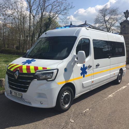 Ambulancia de traslado - Renault Master - ICU AUTOMOTIVE IMPORT EXPORT AND CONSULTING. - furgoneta