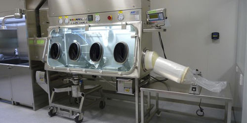 Aislador de distribución - ART GmbH Anlagenbau Reinraum Technik - clase ISO 5 / para producto tóxico / de pie