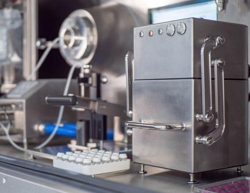 Máquina de llenado continua - Crystal® PURE M1 - Aseptic Technologies - para líquido / de frascos / para la industria farmacéutica