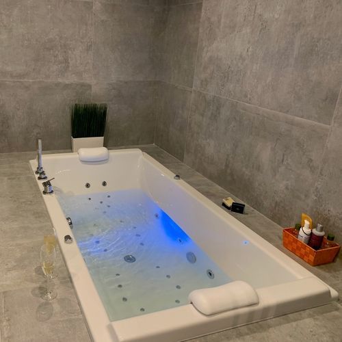 Bañera de balneoterapia monoplaza - TWICE - Preti - encastrada / con lámparas de cromoterapia