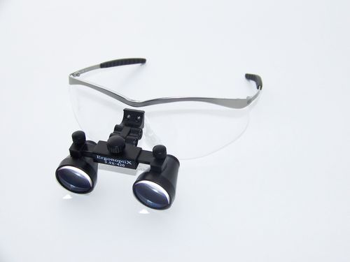 Montura para lupa quirúrgica con montura de gafas - Flex Safety - ErgonoptiX Alon Sabsay