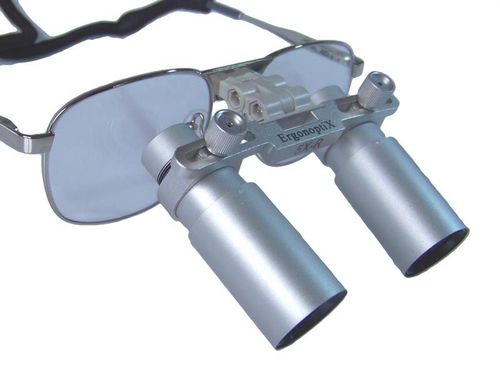 Lupa quirúrgica con montura de gafas - ErgonoptiX Comfort - ErgonoptiX Alon Sabsay - con sistema abatible / con lámpara frontal