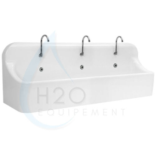 Fregadero quirúrgico 3 unidades - SURG 3 - H2O Equipement - de poliéster / pulsador de rodilla / con revestimiento aséptico
