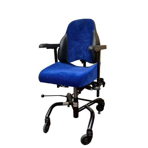 Silla para personas con movilidad reducida - REAL 9000  - Mercado Medic Deutschland GmbH - con reposabrazos / con ruedas / con respaldo alto