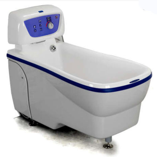 Bañera terapéutica eléctrica - Century - Arjo - ajustable en altura / con silla elevadora / Snoezelen