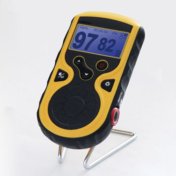 Pulsioxímetro portátil de mano - BP-12C - Biocare   - médico / alimentado por batería / con sensor separado