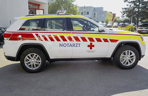 Ambulancia - Jeep Cherokee - Dlouhy