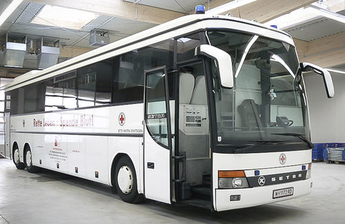 Unidad móvil hospitalaria para extracción de sangre - Dlouhy - autobús