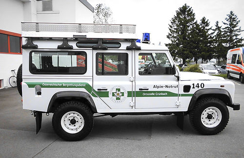 Ambulancia de salvamento - Land Rover Defender - Dlouhy