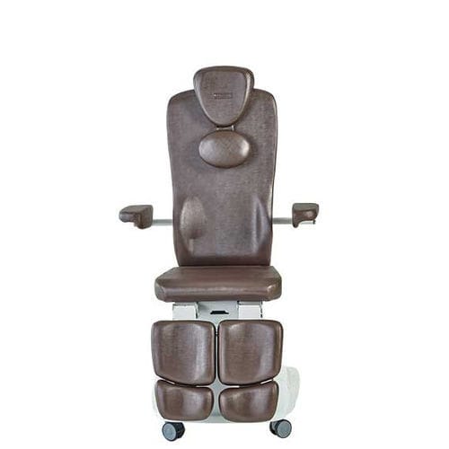 Sillón de reconocimiento podológico - Concept - Euroclinic MediCare Solutions - eléctrico / con reposapiernas / 3 secciones