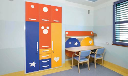Sala de curas para centro sanitario - MIKI FURNISHING - Favero Health Projects - pediátrico / modular