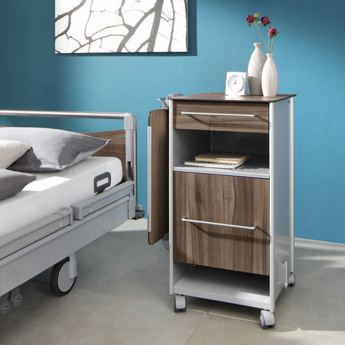 Mesa de cabecera con ruedas - Soreno eco - Stiegelmeyer GmbH & Co. KG - con bandeja de cama integrada