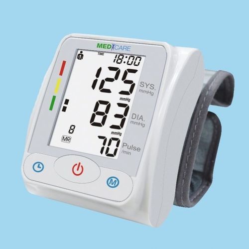 Tensiómetro electrónico automática - BP 601 - L-Tac Medicare - oscilométrica / de muñeca / con manguito incorporado