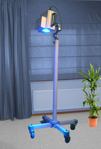 Lámpara de fototerapia neonatal - V-Care Medical Systems  - con ruedas / de luz azul