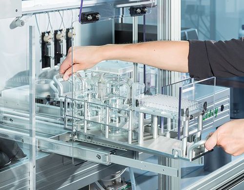 Plataforma de síntesis robotizada - Inorganic  - Zinsser Analytic 