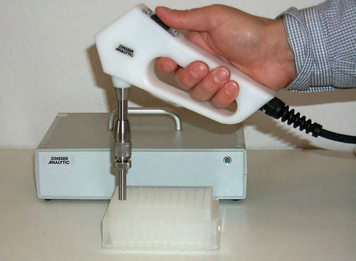 Pipeteador mecánico - DryPette  - Zinsser Analytic  - de desplazamiento positivo