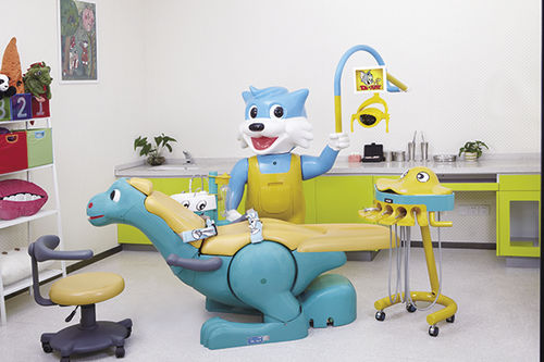 Unidad de tratamiento dental con sillón - A8000-I(B type) - Foshan YaYou Medical Equipment - con portainstrumentos / pediátrica