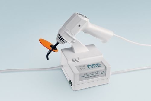 Lámpara de polimerización para odontología - Megalux E  - MEGADENTA Dentalprodukte GmbH   - para resina / de halógeno