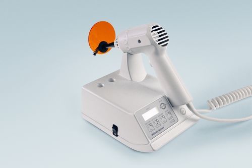 Lámpara de polimerización para odontología - Megalux Fast Cure - MEGADENTA Dentalprodukte GmbH   - con luz de blanqueamiento / para resina / empotrable