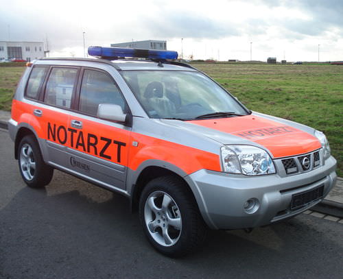 Ambulancia de urgencias quirúrgicas - Nissan X-Trail - C. Miesen - 4x4