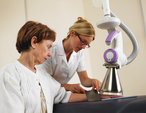 Sistema de radioterapia superficial rayos X - XSTRAHL 100 - xstrahl - tratamiento del cáncer de piel / móvil