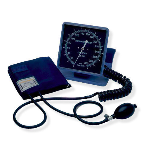 Tensiómetro aneroide - D05.150 - Timesco - de mesa / con manguito para adulto