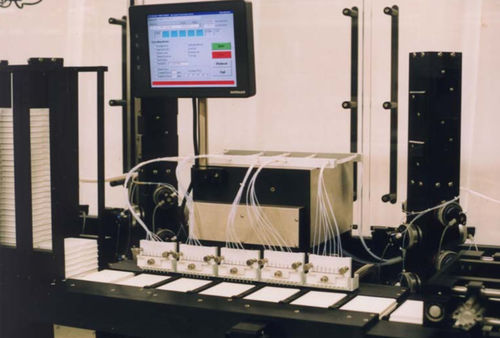 Estación de trabajo de laboratorio para cribado de alto rendimiento - Oyster Bay Pump Works - para la detección de medicamentos / automatizada / de mesa