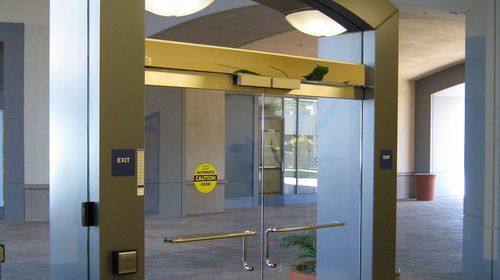 Automatismo de puerta para sala de hospital - SW200 OHC - ASSA ABLOY Entrance Systems Italy Srl - electromecánico