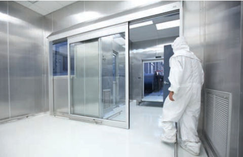 Puerta para sala blanca - ASSA ABLOY Entrance Systems Italy Srl - corredera / de vidrio