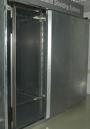 Puerta con blindaje RF - Holland Shielding Systems - para resonancia magnética / para centro sanitario / corredera
