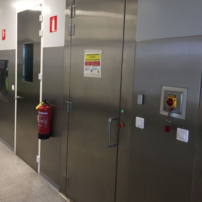 Puerta de hospital - ENR BH - Tané Hermetic - de laboratorio / abatible / de acero inoxidable