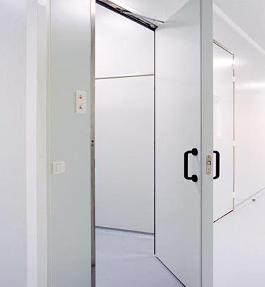 Puerta de servicio - FLUSH - Tané Hermetic - de hospital / de laboratorio / abatible