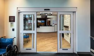 Puerta de protección - Dura-Glide® 2000/3000 - Stanley Access Technologies - de hospital / corredera / automática
