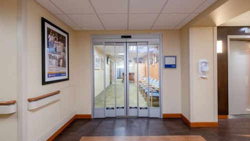 Puerta de hospital - Dura-Fit - Stanley Access Technologies - corredera / automática