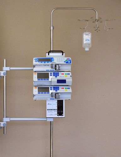 Portasueros de pared - M-IS16 - Medical Technologies LBI - 4 ganchos / para bomba de jeringa / de acero inoxidable